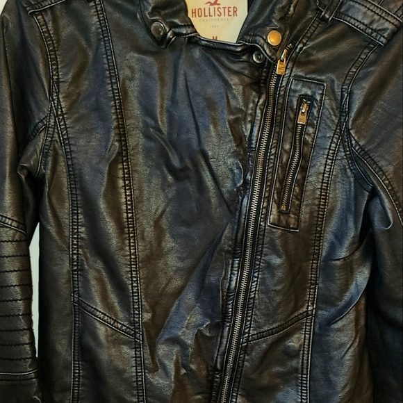 Hollister faux leather jacket in a women's size medium - Picture 4 of 4